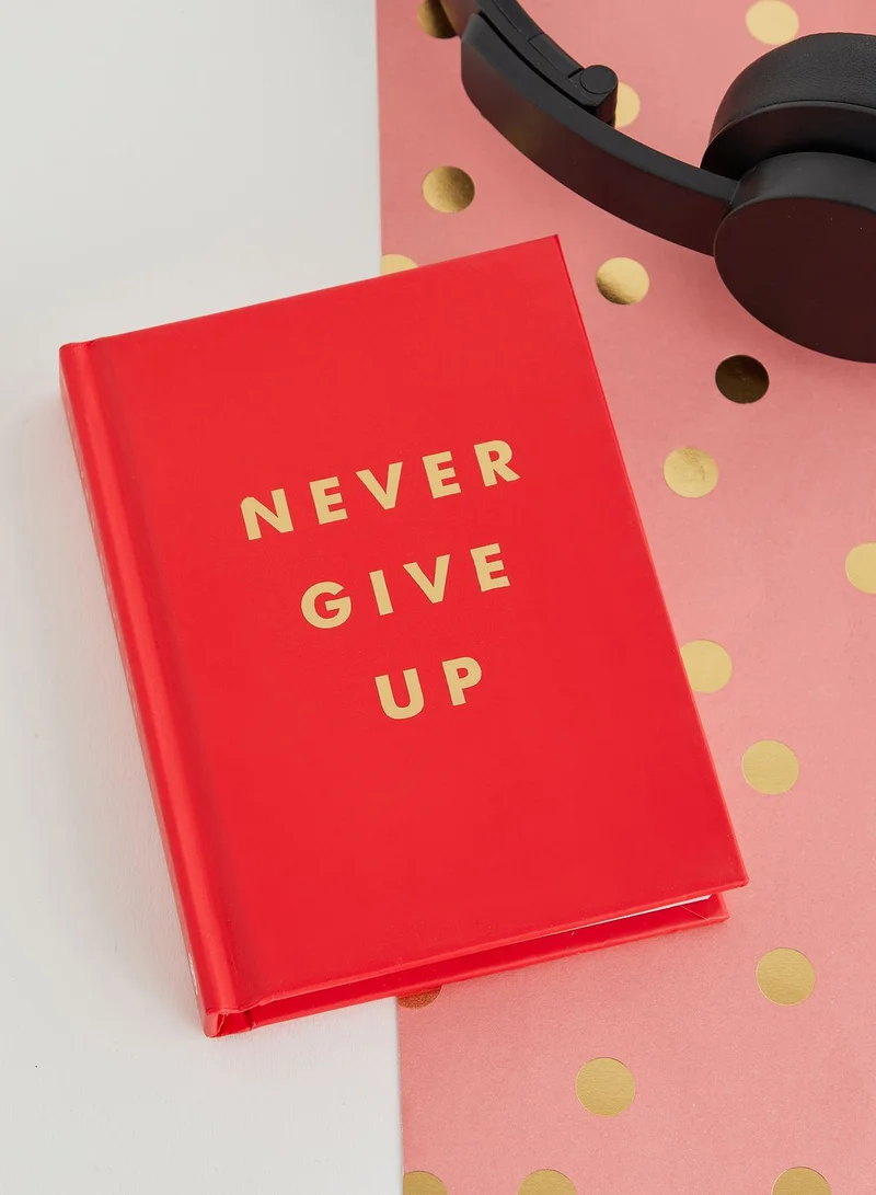 سمرز ديل كتاب " Never Give Up"