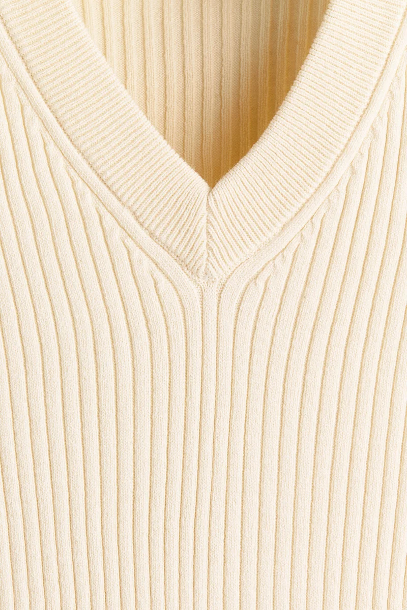 H&M  Slim Fit Ribbed sweater vest for Men | Best Price UAE