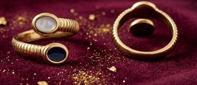 Women's stainless steel ring, golden, distinctive in its design, elegant, of high quality - Image 3
