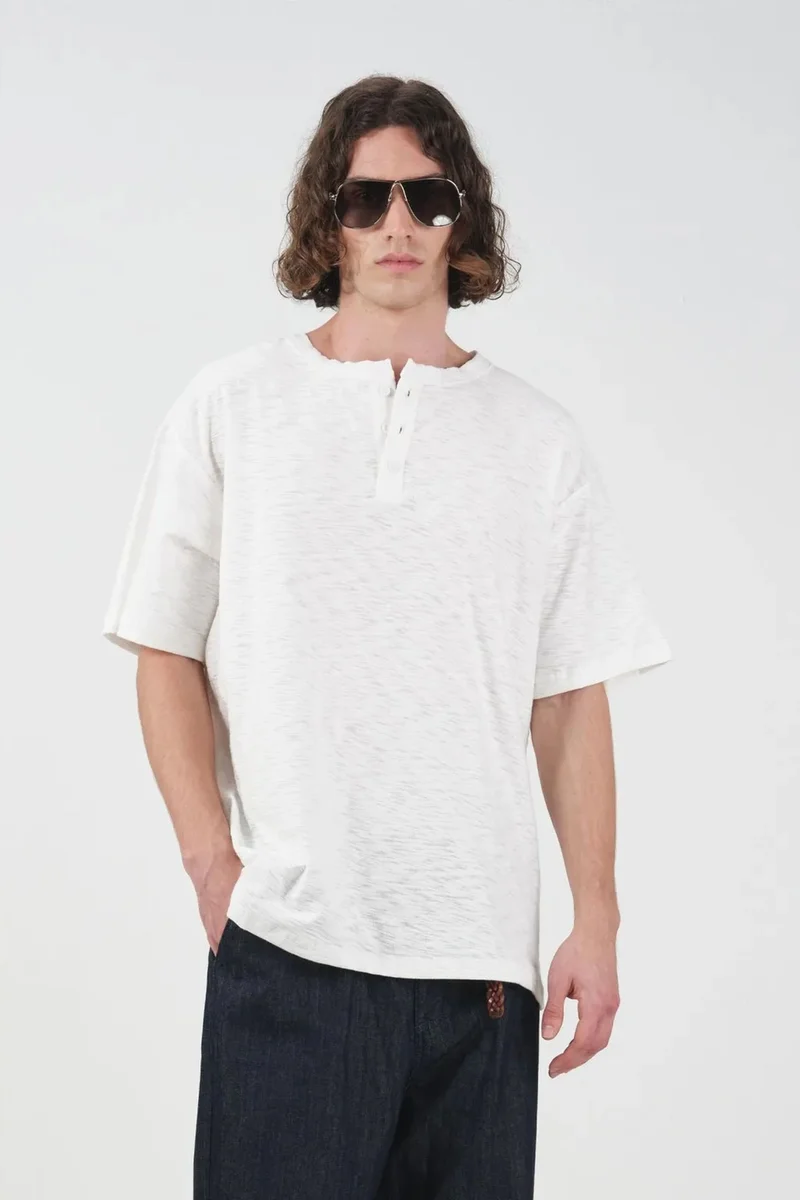 GIESTO Crew Neck Button Detail T-Shirt