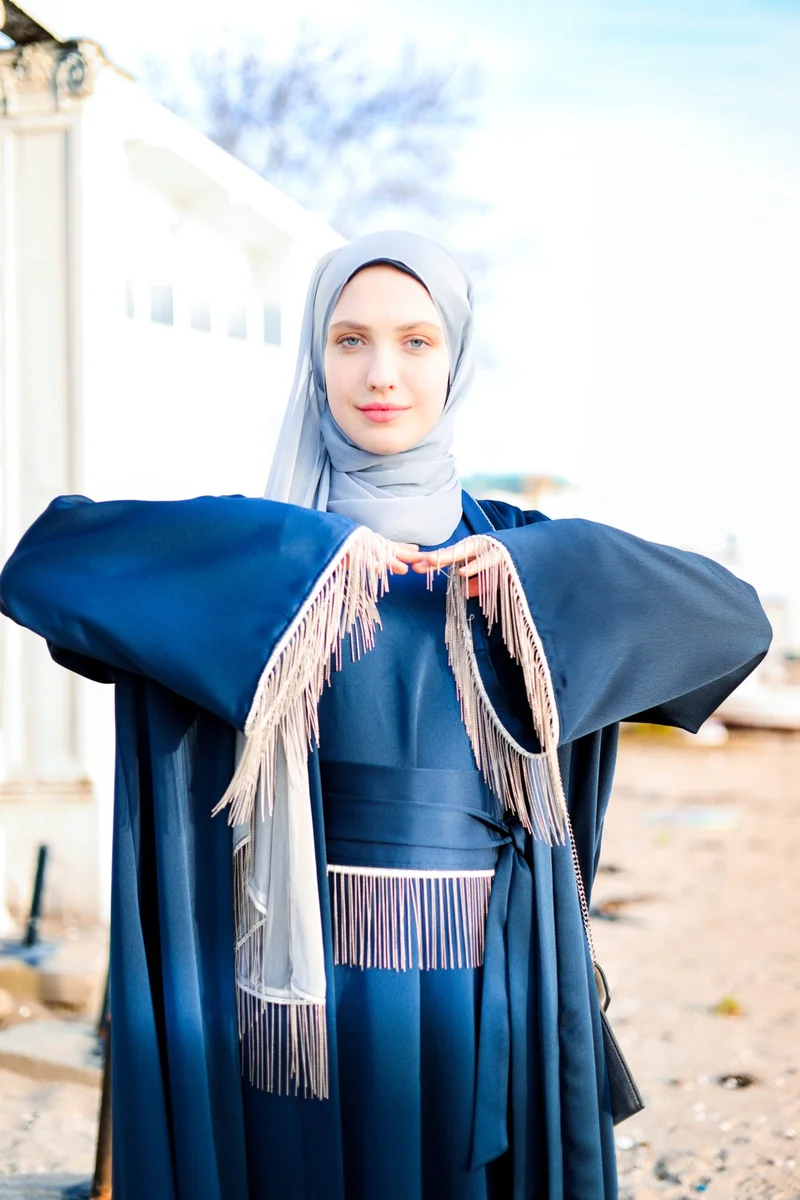 هاريكا وير Harika Blue Silk Abaya Ferace