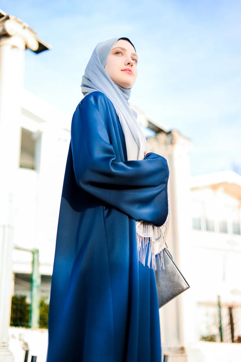 هاريكا وير Harika Blue Silk Abaya Ferace