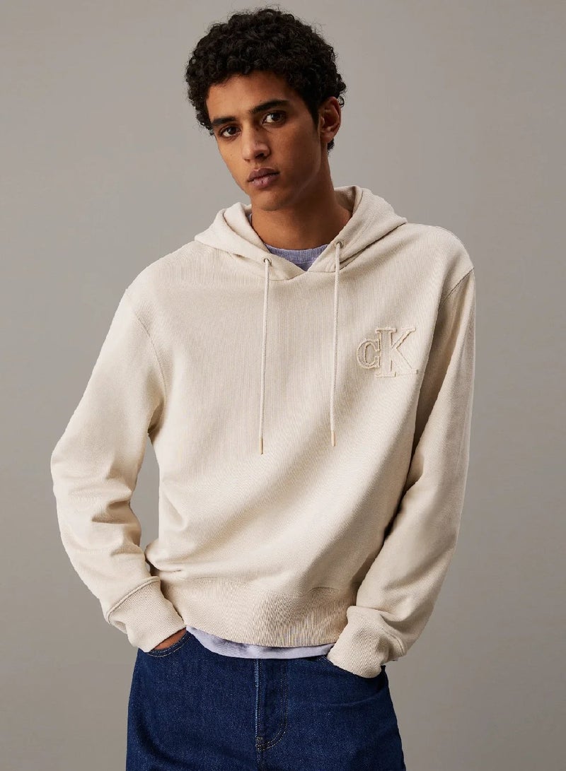 كالفن كلاين جينز هودي مزين بشعار كلفن كلاين - Image 1