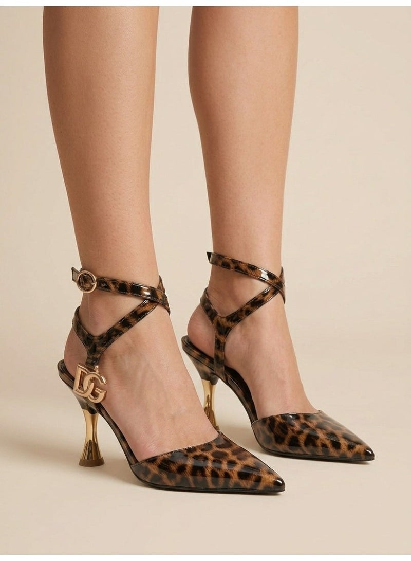 فيبراندا هيلز أنيق بتصميم مدبب من الأمام يمنح القدم مظهراً أكثر رشاقة C-86 - Image 2