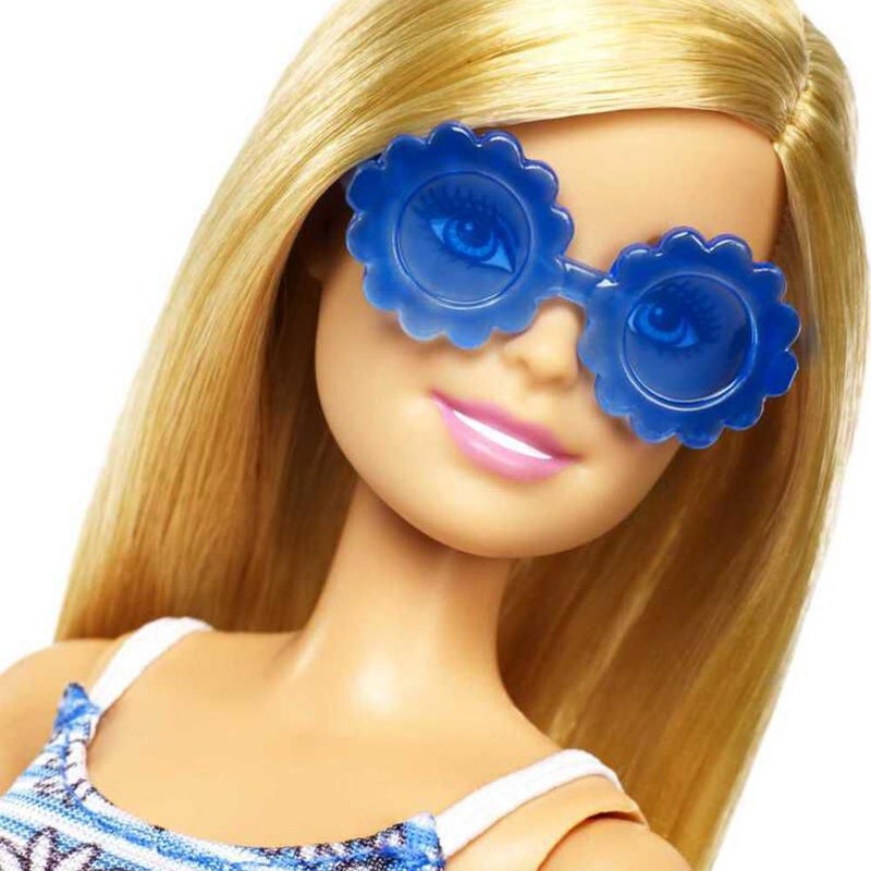 Barbie Fashionistas Doll With 4 Fashions Playset - Image 2