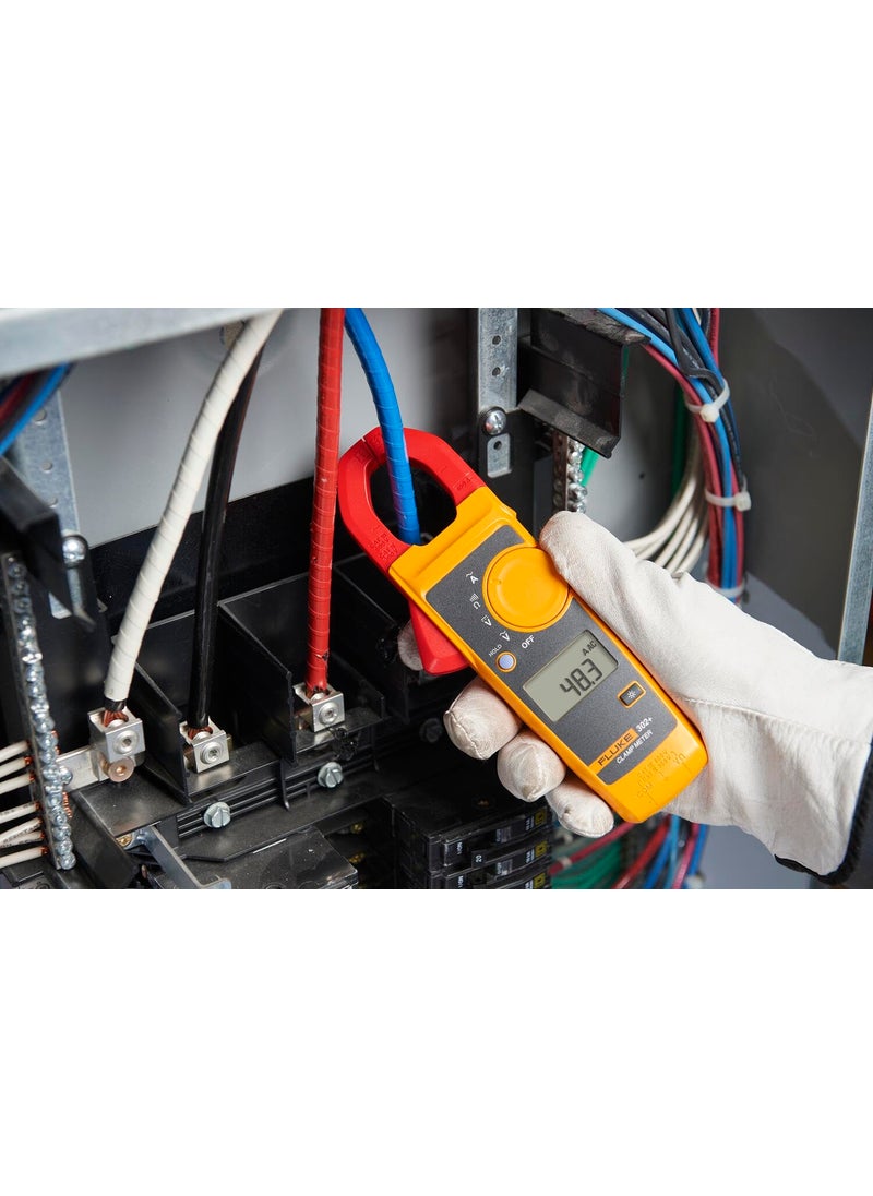 FLUKE Fluke 302+ Digital Clamp Meter, 30mm Jaw, Measures AC Current to 400A, Measures AC/DC Voltage to 600V, Resistance, Continuity, and Capacitance Measurements, Includes 2 Year Warranty  - Image 4