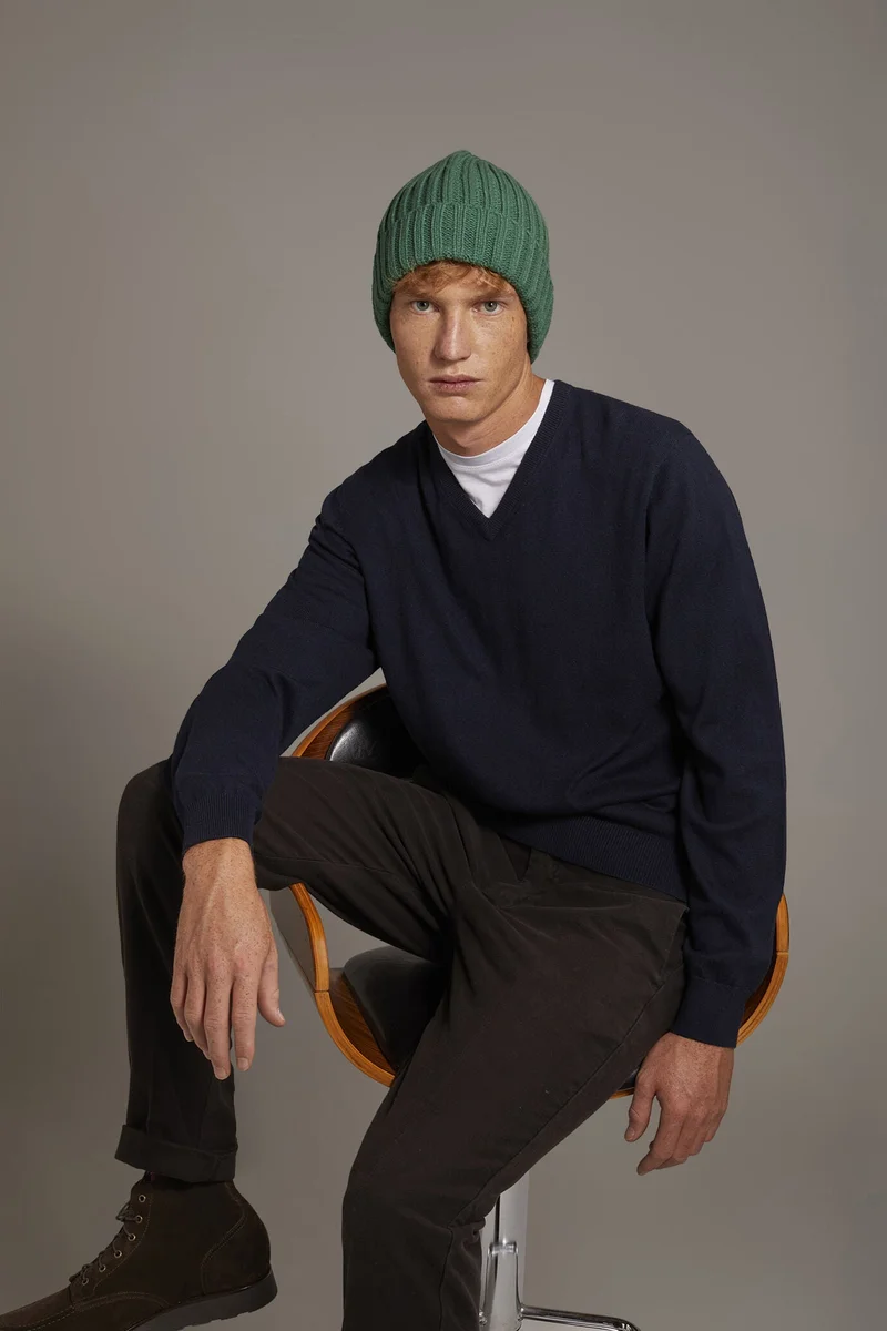 Wool blend V-neck sweater - DK Blue