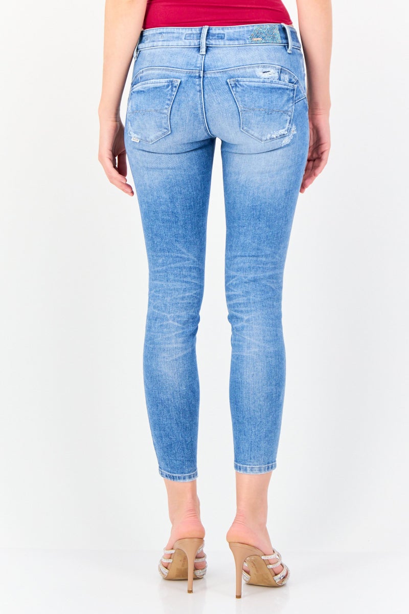 SALSA Women Cropped  Fit Washed Stretchable Jeans, Light Blue - Image 3