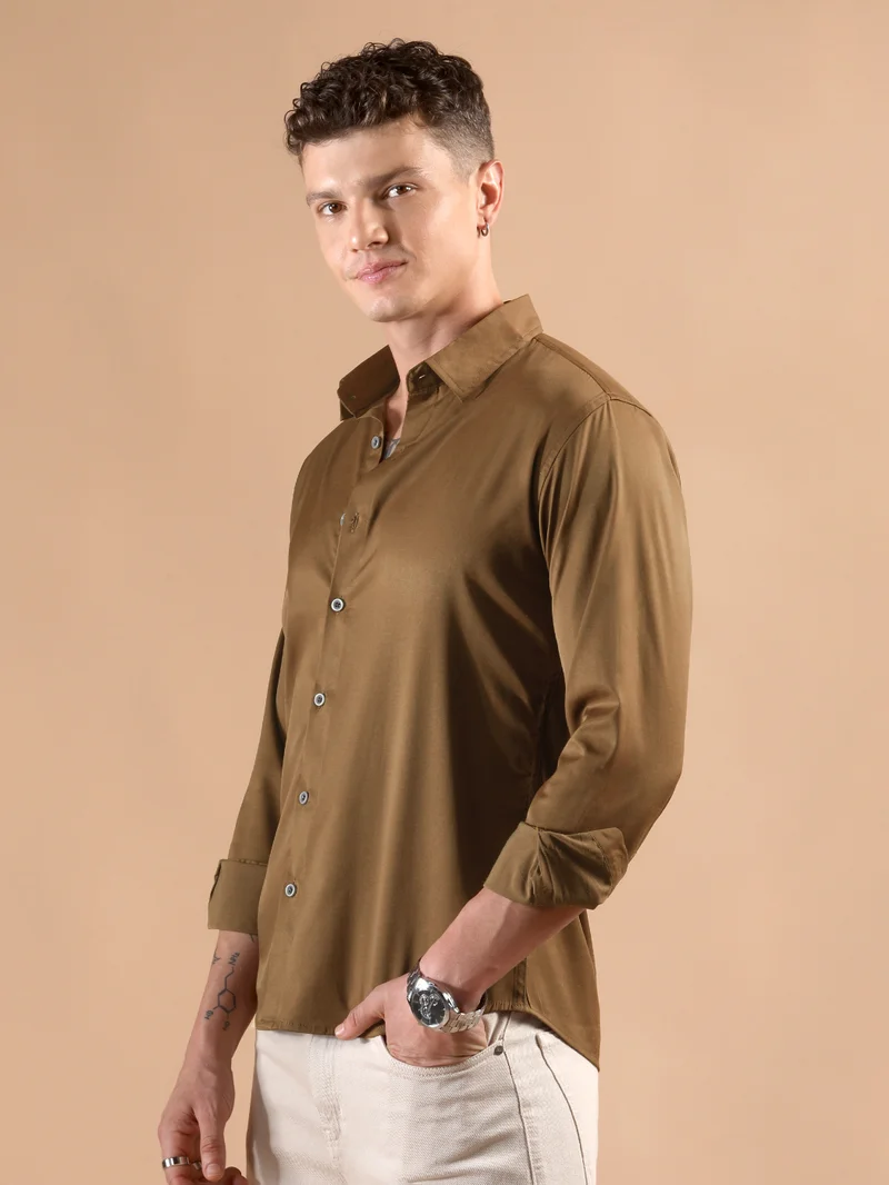 Beyoung Brown Solid Regular Fit Shirt