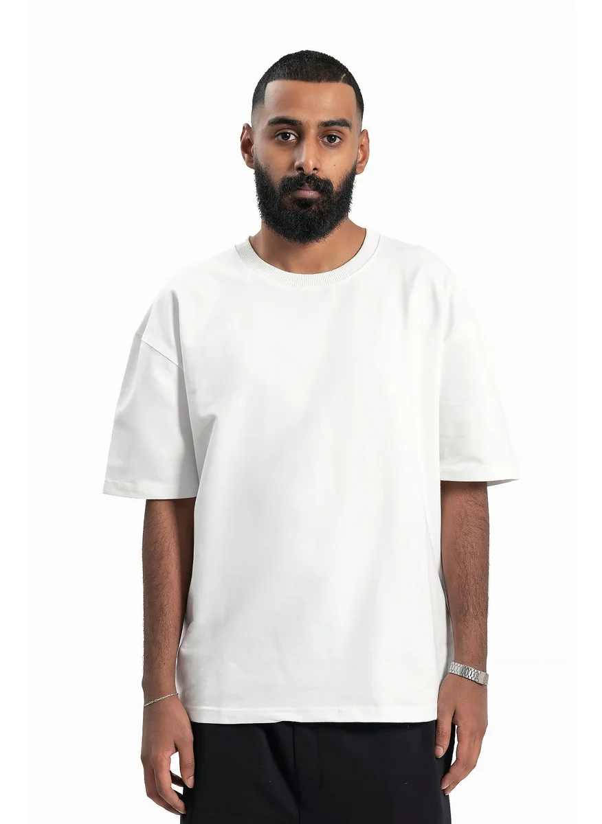 وي كرييت Men White T-Shirt By WECRE8