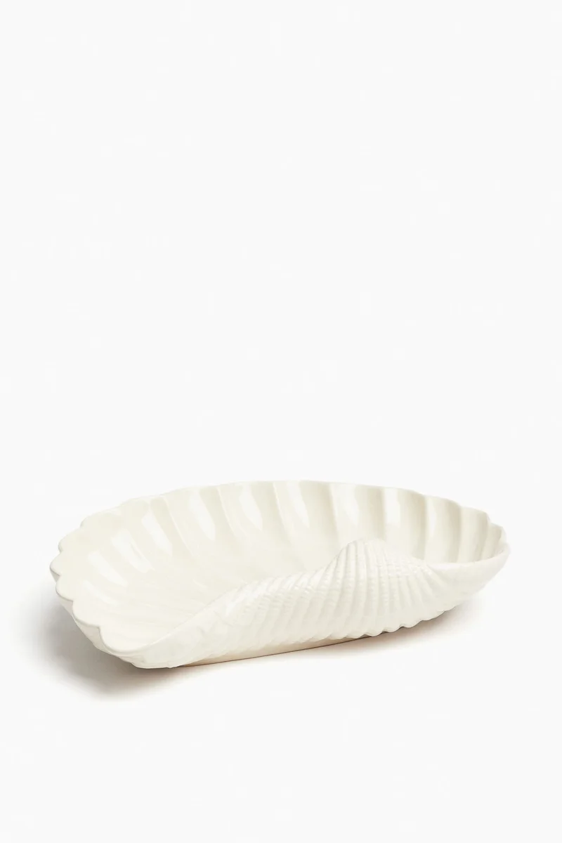 H&M Large shell-shaped serving bowl