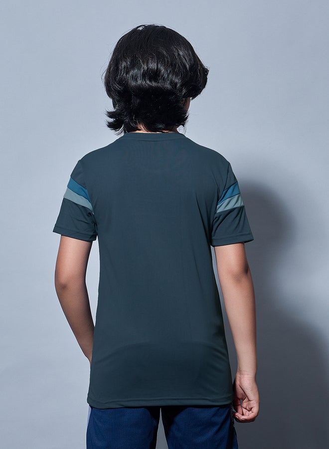 تكنوسبورت تيشيرت تكنوسبورت بألوان متداخلة وأكمام قصيرة ورقبة مستديرة - Image 3