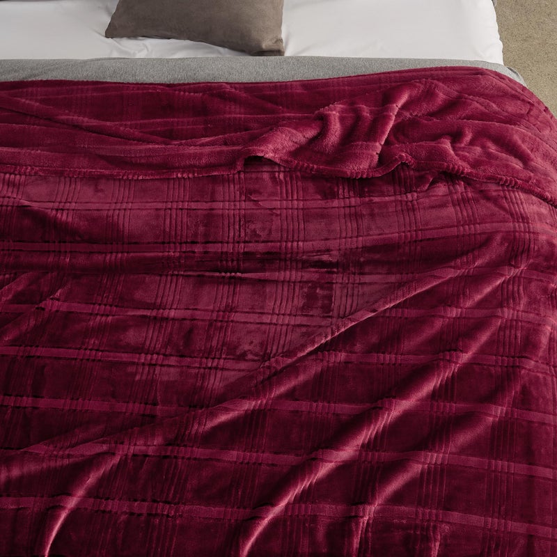 KORBLISS Super Soft Flannel Throw Blanket 50x60 Inches, Premium Checkered Jacquaed Silky Fleece Lightweight Bed Blanket All Season Use, Burgundy Strip, 50"x60" - Image 3