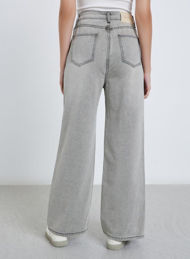 ستايلي جينز مستقيم بخصر عالٍ وبلون باهت - Image 4