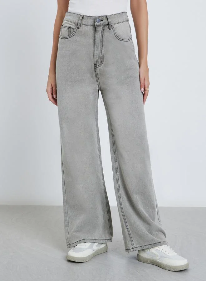 Styli Styli High Rise Straight Fit Faded Jeans