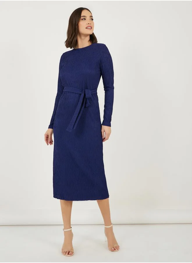 ستايلي Textured Bodycon Midi Dress with Tie-Belt