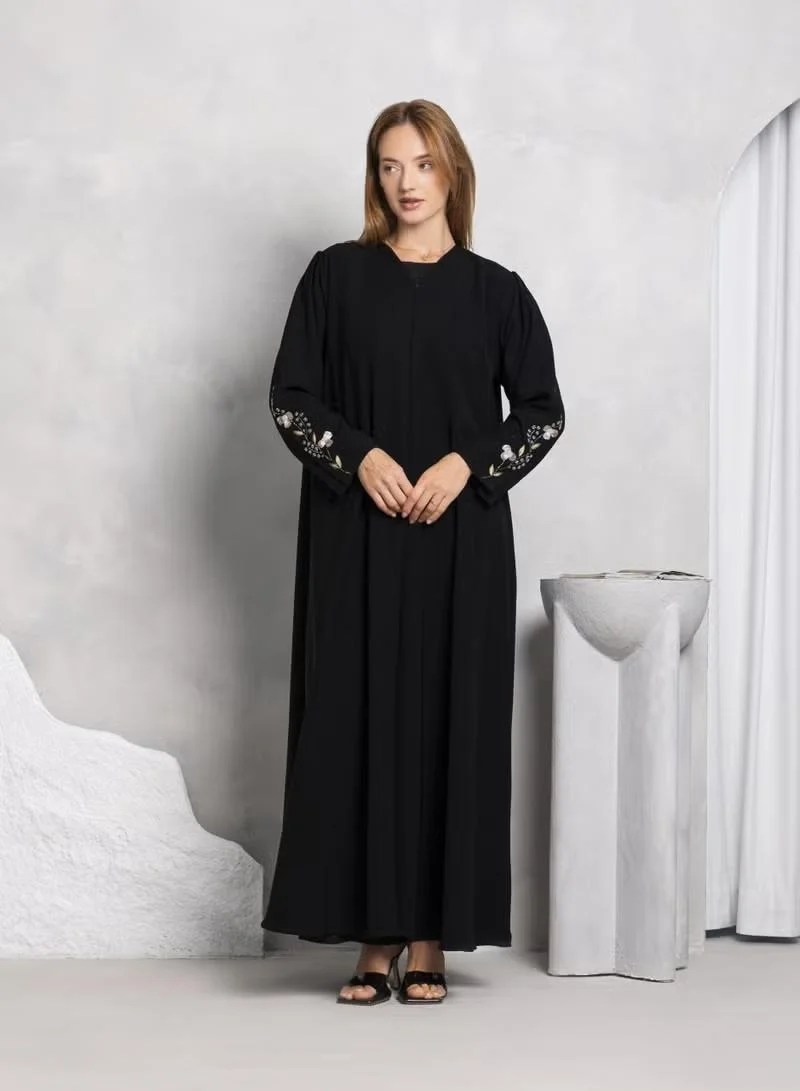 نيكياس قماش نيكاس ناعم بمسامات مع تطريز يدوي أنيق على الأكمام