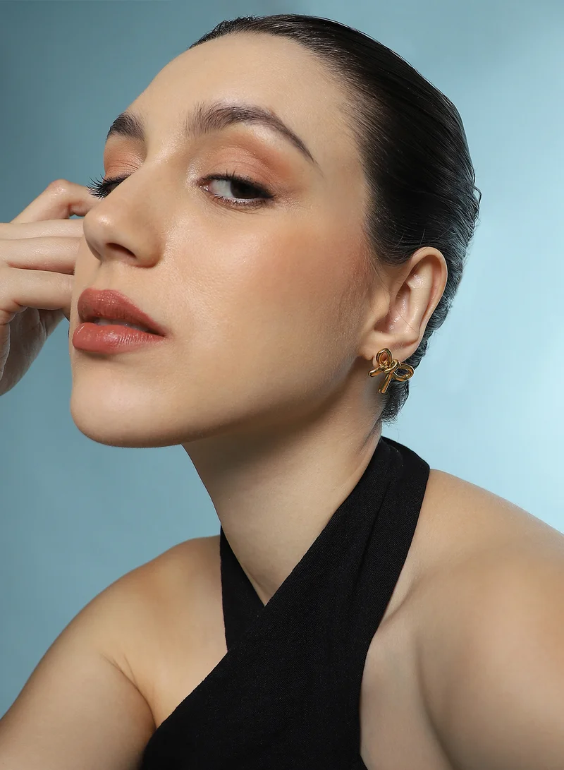 سوهي أقراط سو هي النسائية بتصميم فيونكة | لون كاليفورنيا | مقاس واحد | سبيكة معدنية | إغلاق بالدفع | أقراط للاستخدام اليومي والمناسبات المسائية