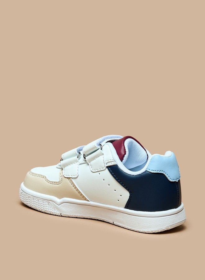 LBL by Shoexpress حذاء رياضي للأولاد مزود بألواح وإغلاق بخطاف وحلقة  - Image 4