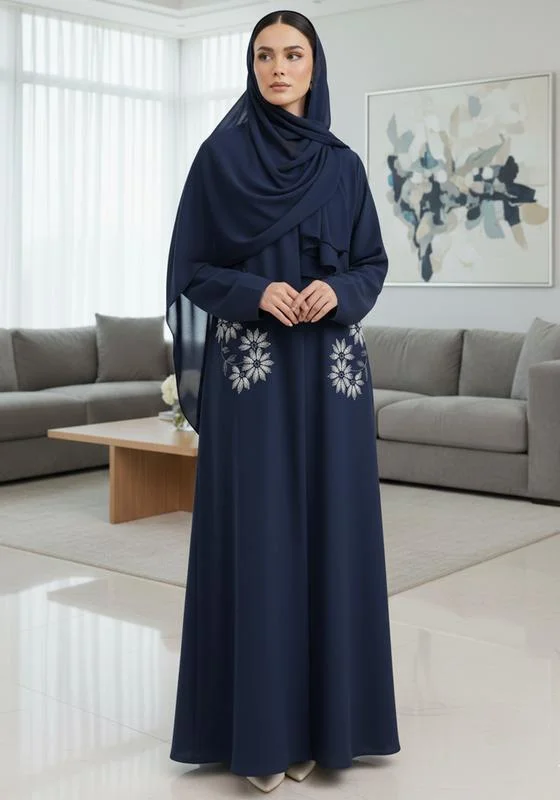 أم سكوير فاشن عباية مطرزة يدوياً بالزهور باللون الأزرق