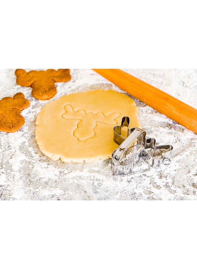 Restaurantware 4 x 2.75 Inch Reindeer Cookie Cutter, 1 Corrosion-Resistant Winter Cookie Cutter - With Handle, Dishwashable, Metal Christmas Ornament Cookie Cutter, For Desserts And Treats, - Image 5