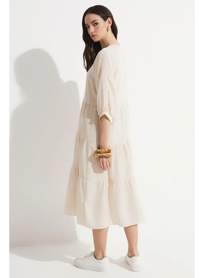 جون Tiered Sleeve Midi Dress