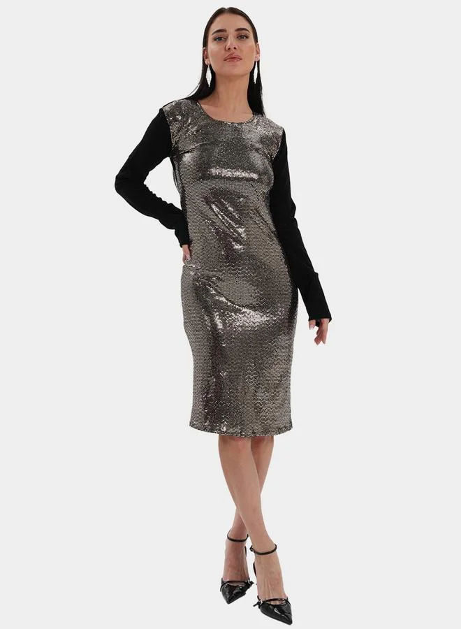 إلينا من دي ستايل فستان ميدي ضيق مزين بالترتر