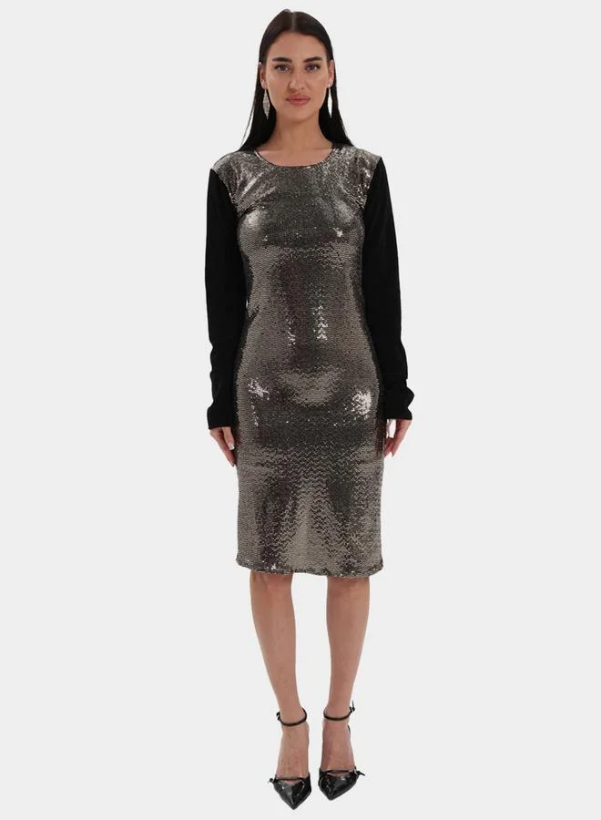 إلينا من دي ستايل فستان ميدي ضيق مزين بالترتر