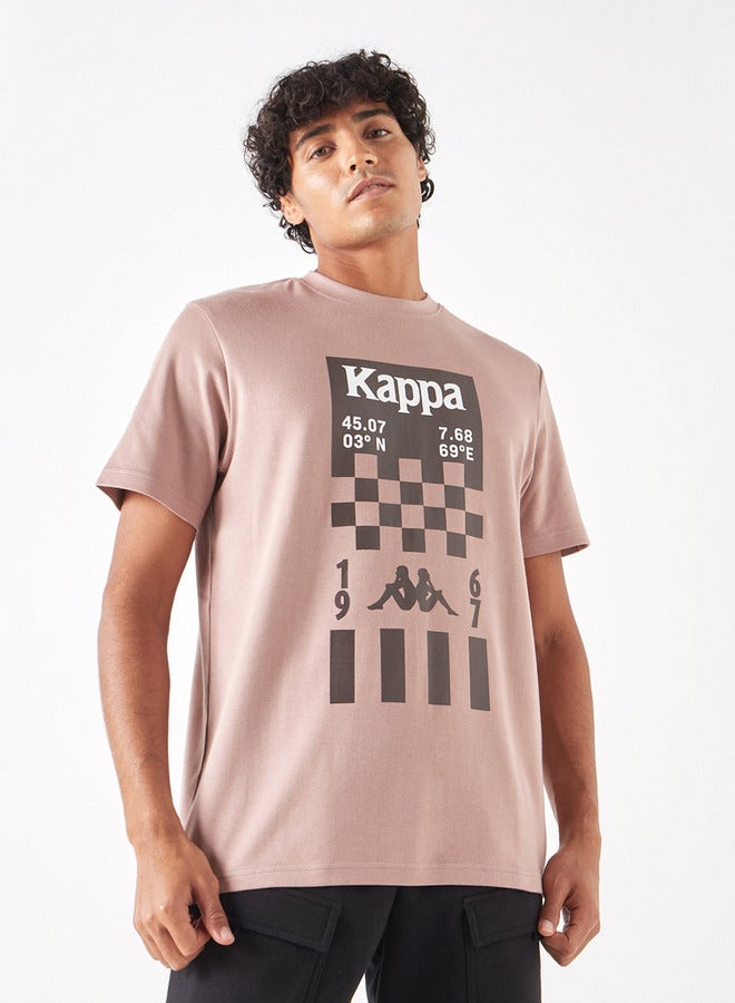 كابا تيشيرت بأكمام قصيرة وطبعات جرافيك من كابا - Image 1