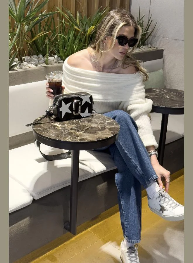 ليلا كنزة ليلا بقصة واسعة وياقة مادونا نسائية