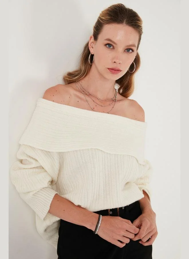 ليلا كنزة ليلا بقصة واسعة وياقة مادونا نسائية