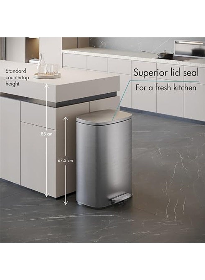 نينستارز سلة مهملات بسعة ‎50‎ لترًا – مصنوعة من الفولاذ المقاوم للصدأ، مقاومة للبقع، مزودة بدواسة متينة وغطاء إغلاق ناعم، تصميم أنيق للمطبخ والمنزل والمكتب - Image 4