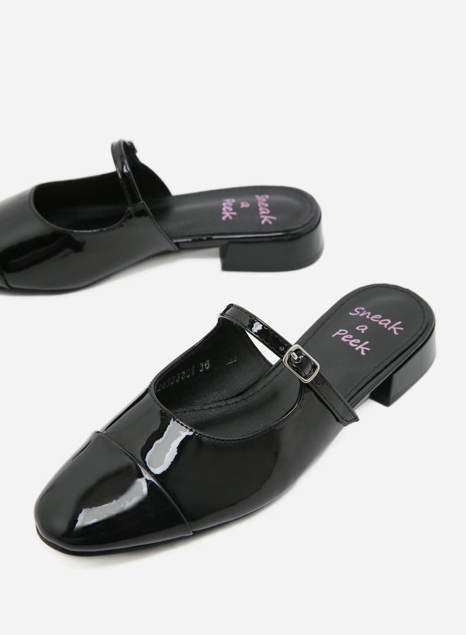 سنيك ايه بيك شبشب سهل الارتداء بتفاصيل إبزيم - Image 4