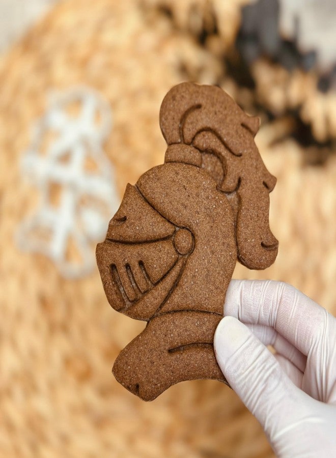 BAKERLOGY Knight Helmet with Plumage Cookie Cutter - Detailed Biscuit Cutter Design for Baking and Crafts, ideal on fondant, dough, clay - Image 4