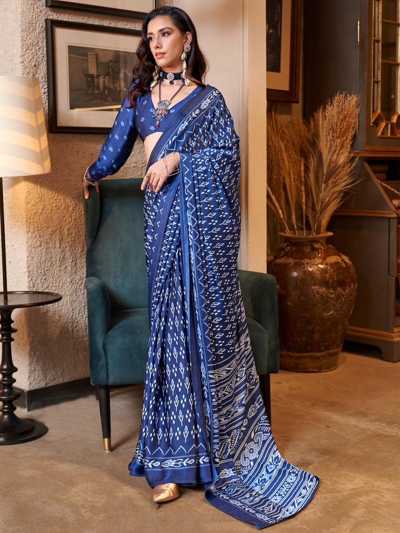 SAREE MALL Women's Dark Blue Crepe Bagru Printed Saree With Unstitched Blouse Piece (KONZAI405004_RJ) - Image 3
