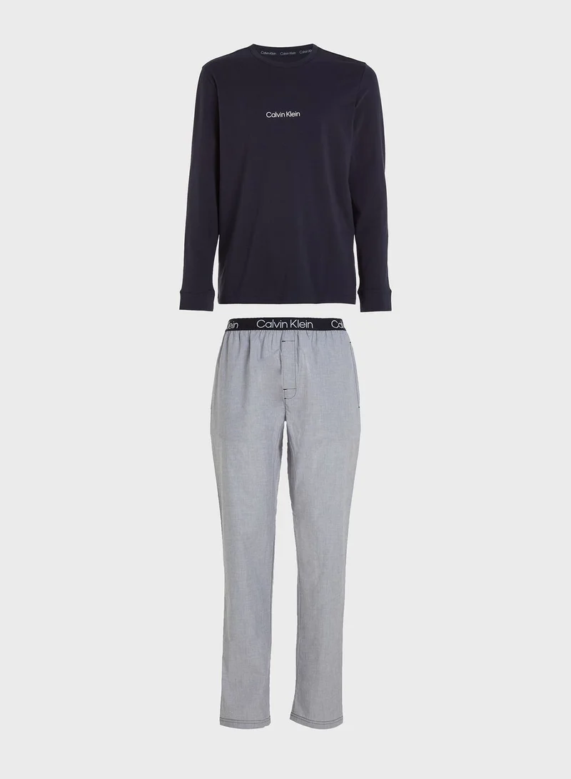 CALVIN KLEIN Logo Crew Neck T-Shirt And Sweatpants Set