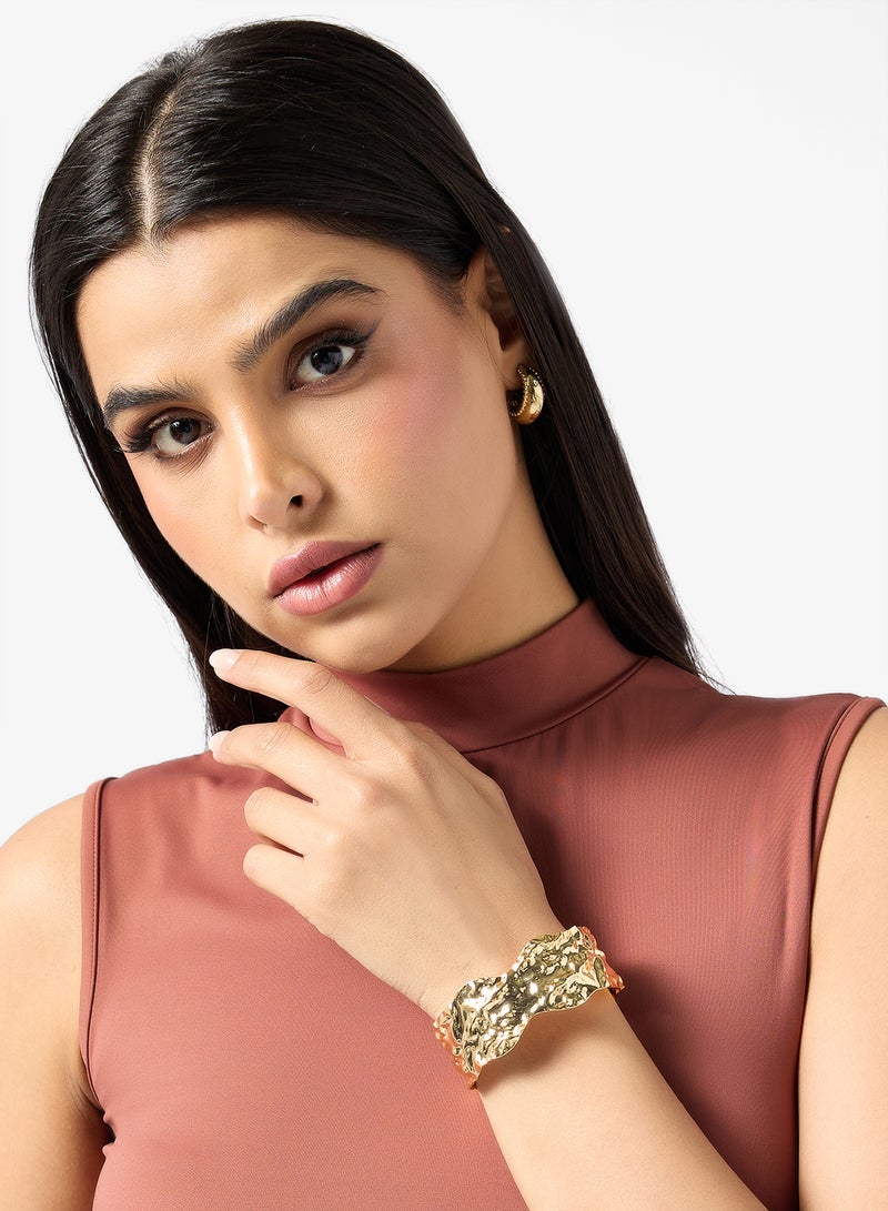 ايلا سوار معدني ذهبي مطروق - Image 4