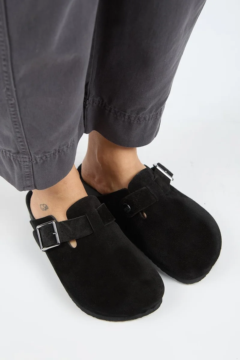 Manijero Manijero Zeta 2 Women's Genuine Leather Buckled Clogs Black Suede Slippers
