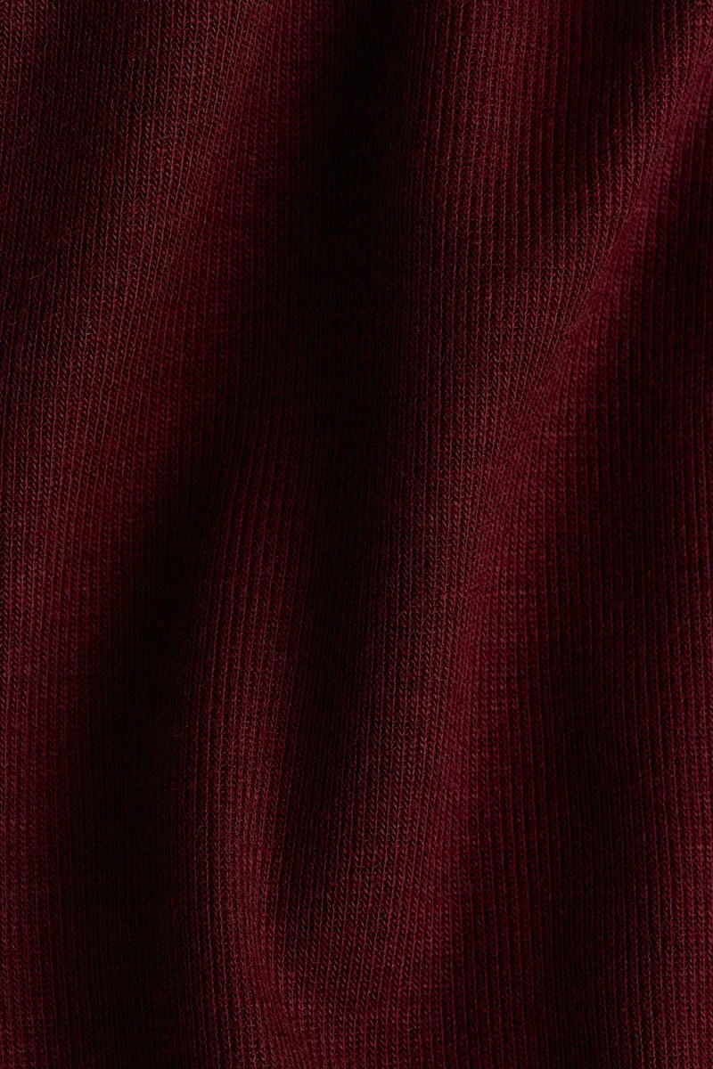 اتش اند ام تي-شيرت بقصّة سلِم