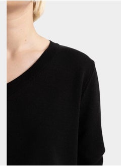 DeFacto Plain V Neck Relaxed Fit Sweater by Styli  - Image 5