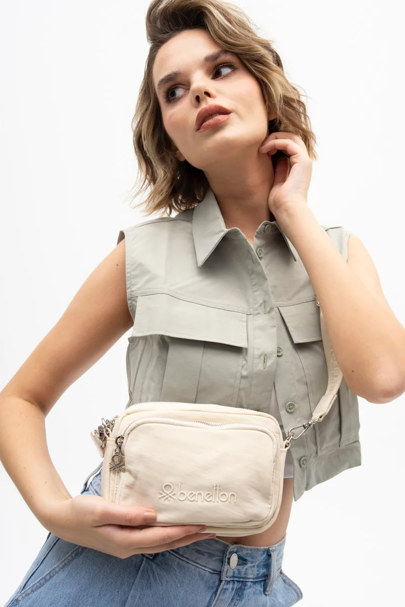 يونايتد كولورز أوف بينتيون Benetton Women's Crossbody Bag Beige BNT1203