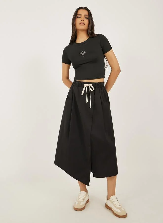 Styli Rhinestone Embellished Cropped Fitted T-Shirt