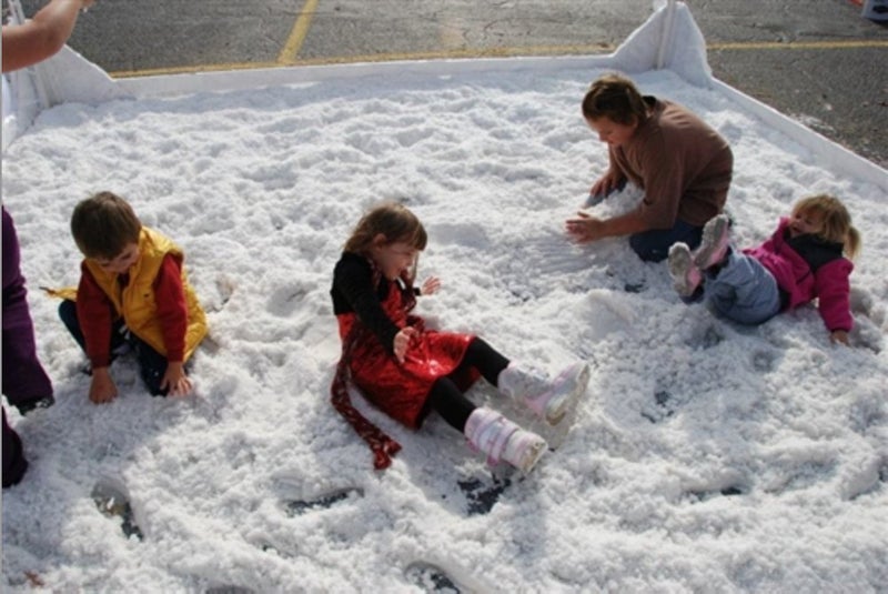 SNOWONDER SNOWONDER Instant Snow Fake Artificial Snow Also Great for Making Cloud Slime 300 Gallons 