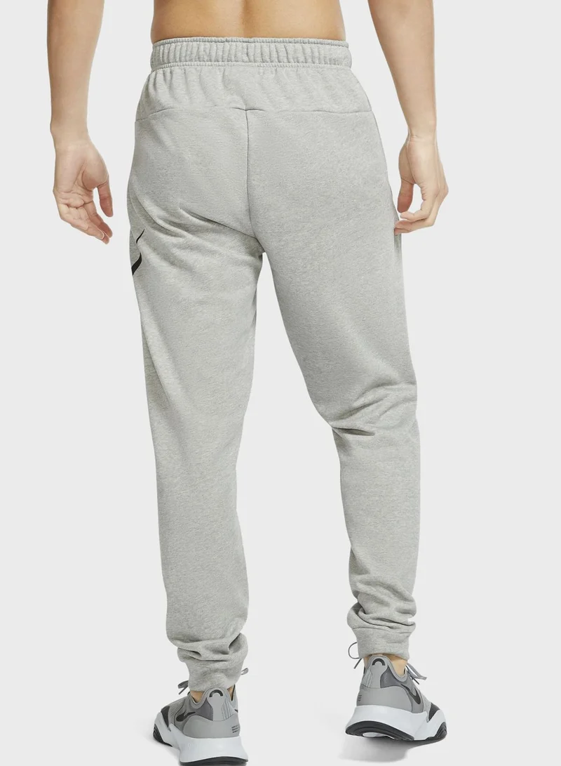 Nike Dri-FIT Swoosh Tapered Sweatpants