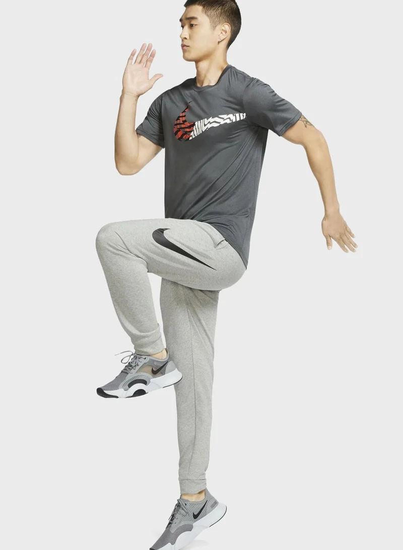 Nike Dri-FIT Swoosh Tapered Sweatpants