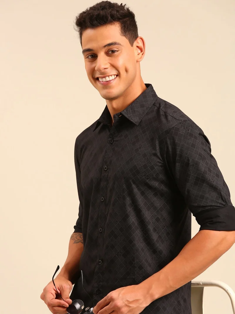 جوفن قميص رجالي قطن ليكرا بأكمام طويلة وطبعة سوداء