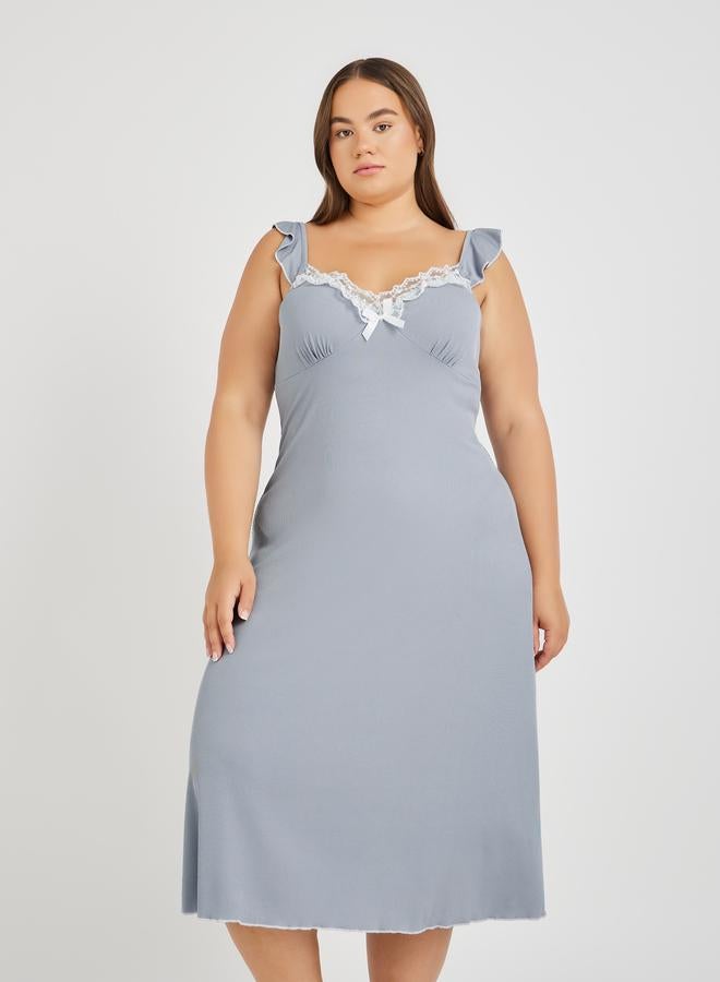 Styli Styli Plus Size Solid Lace Trim Lettuce Edge Nightdress with Plunge Neck  - Image 2