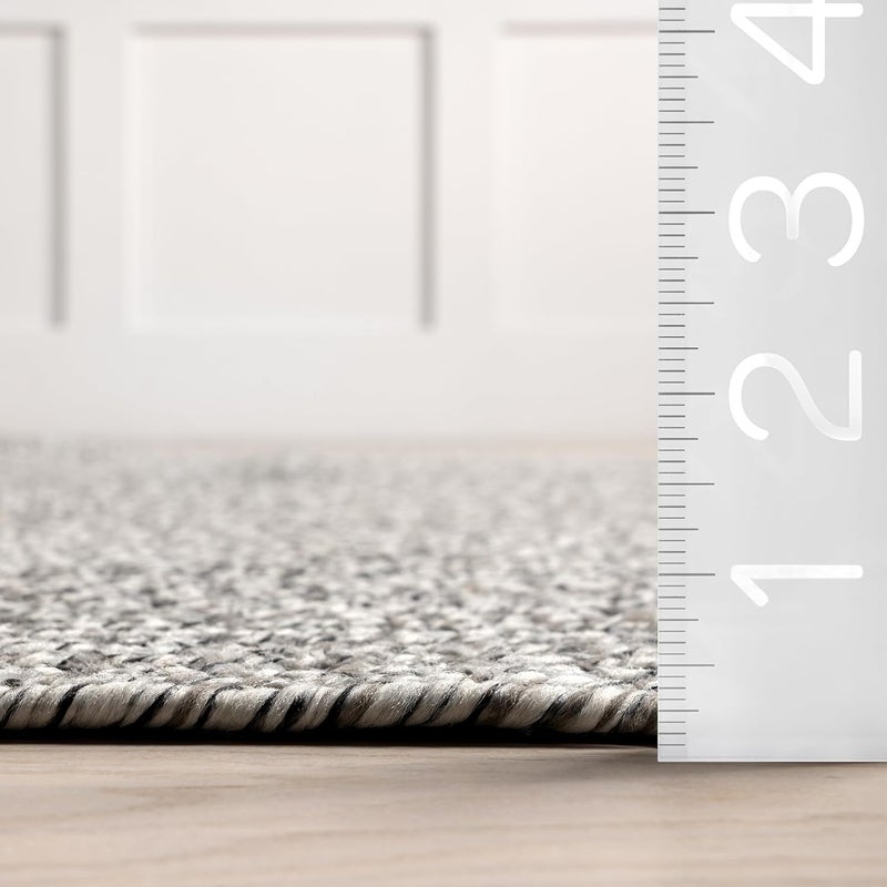 nuLOOM Wynn Braided Indoor/Outdoor Accent Rug, 2x3, Light Grey/Salt and Pepper - Image 2