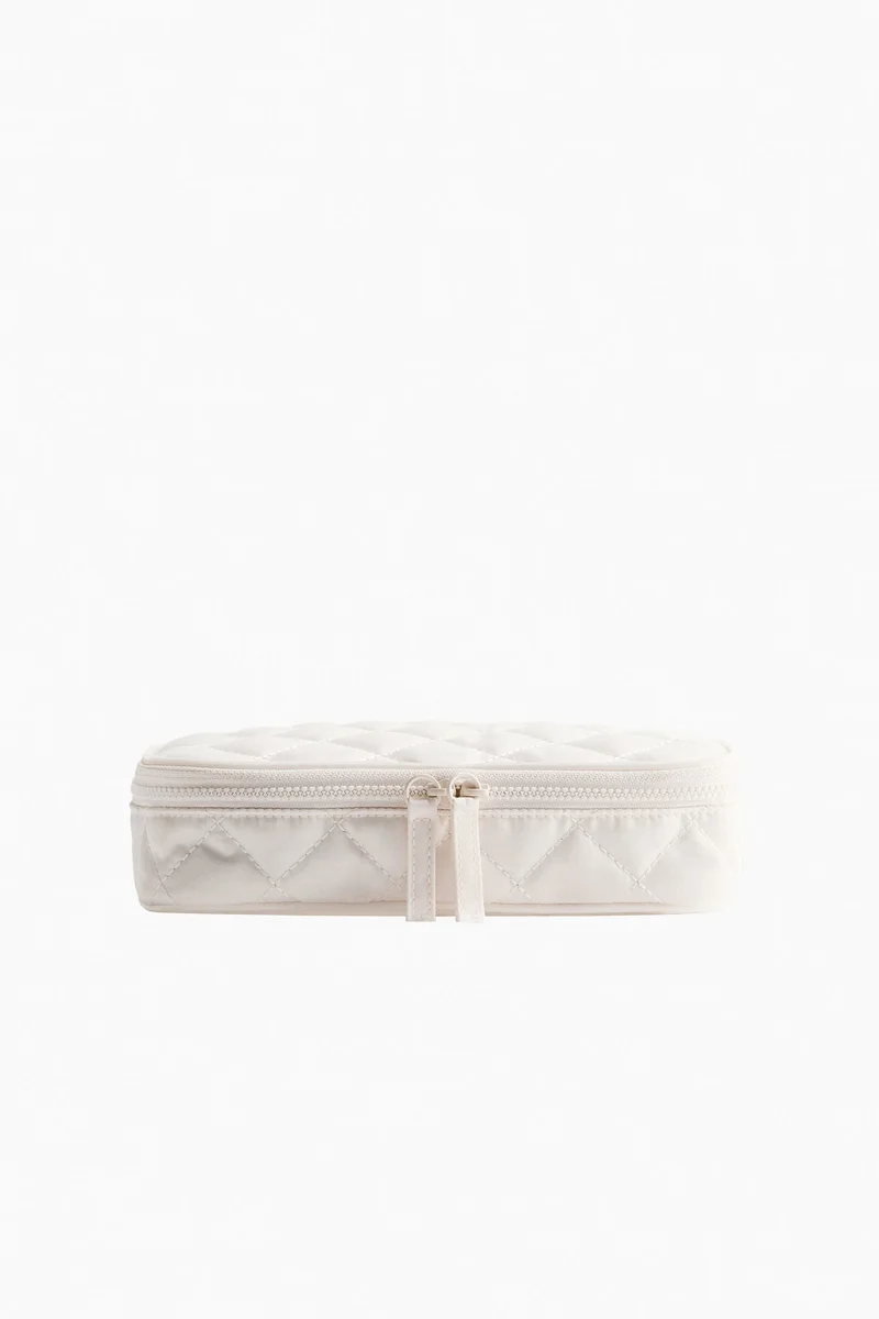 اتش اند ام حقيبة المكياج