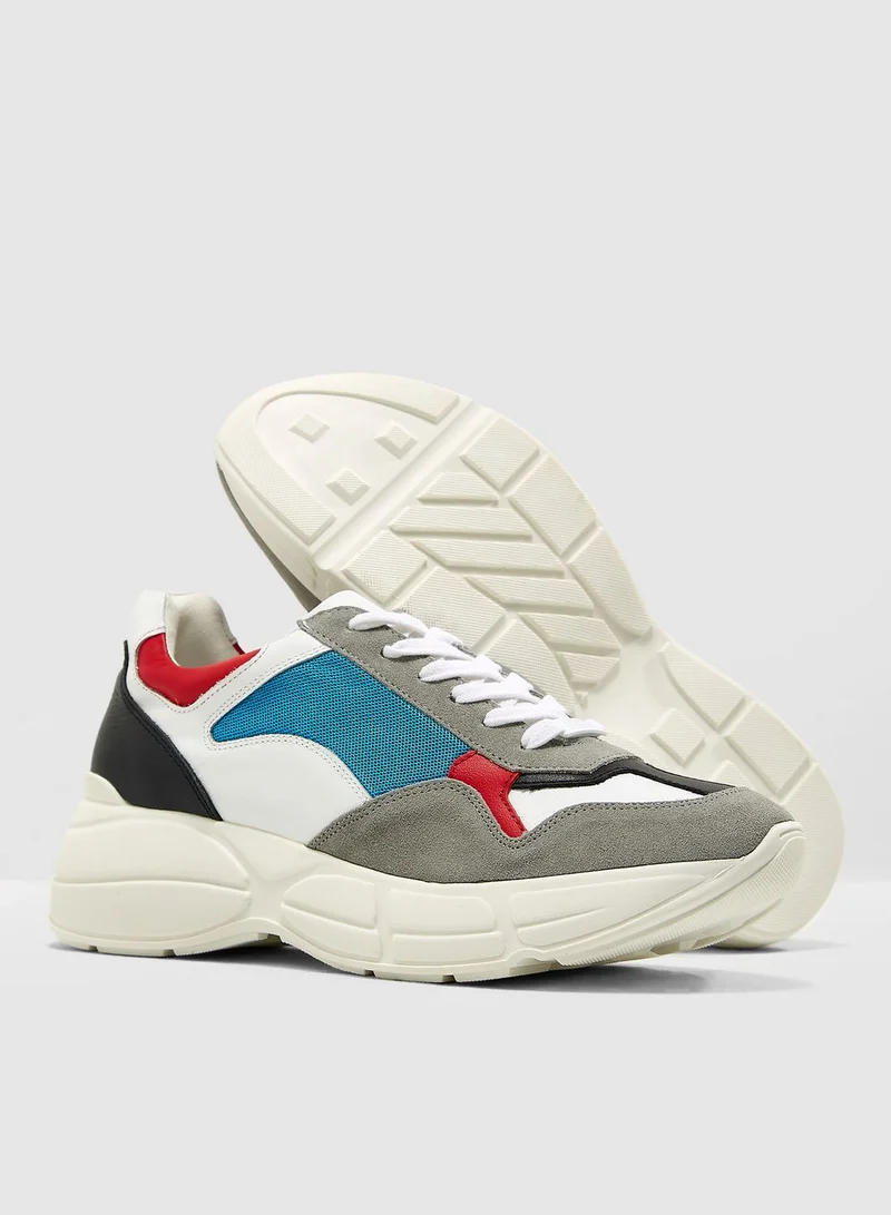 STEVE MADDEN Memory Sneaker
